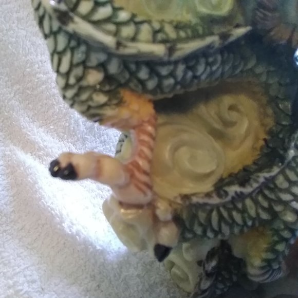 Qing Dynasty Golden Dragon Statue with Gold Ball: 新年快樂 - Picture 9 of 12